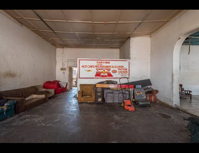 725M² BUILDING FOR SALE IN SPRINGS CENTRAL